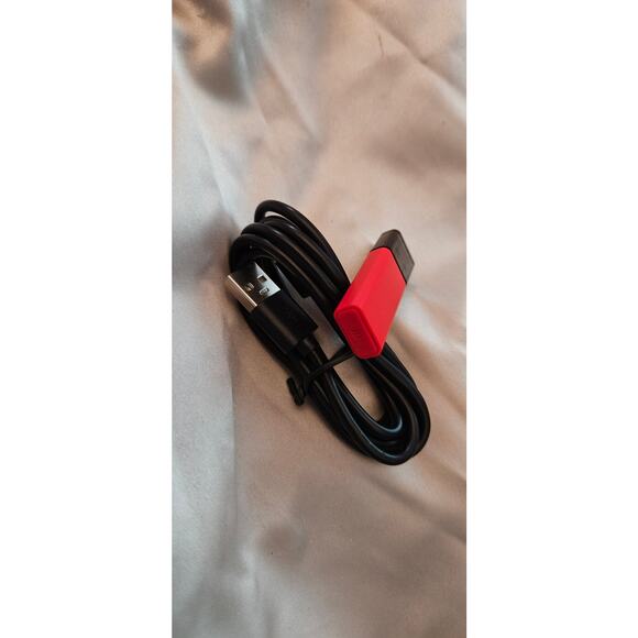 KOOWOD Wireless Adapter for PC & Xbox One Controller - Red - Picture 2 of 2